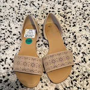 Brown open toed flats